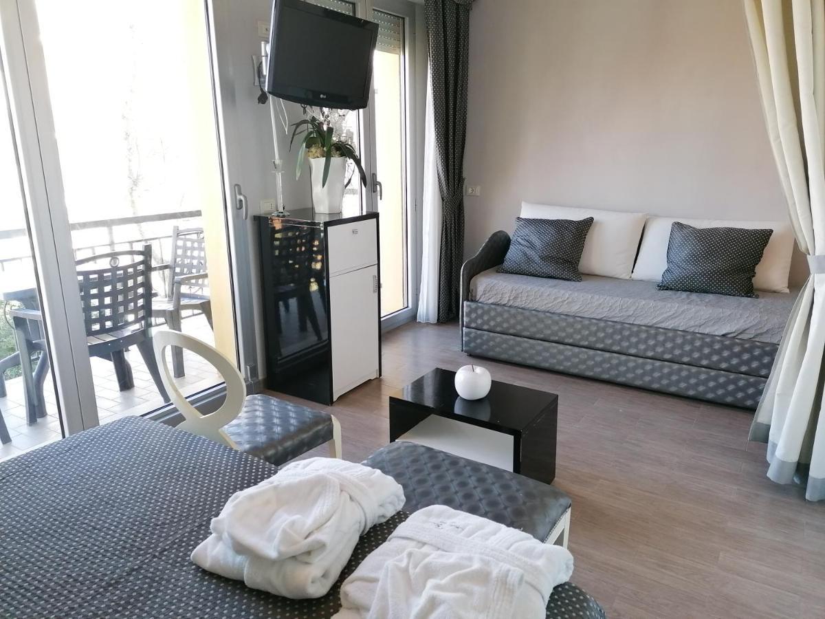 Hotel Nordic ベラーリア・イジェア・マリーナ エクステリア 写真